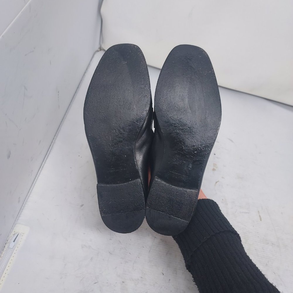 Louis Vuitton Black Gold Chain Loafer - Picture 2 of 12